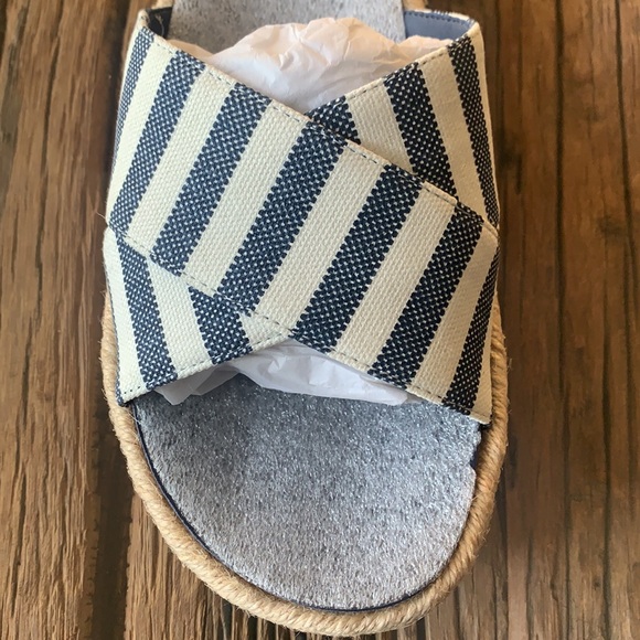 Vince Camuto - Picture 5 of 8